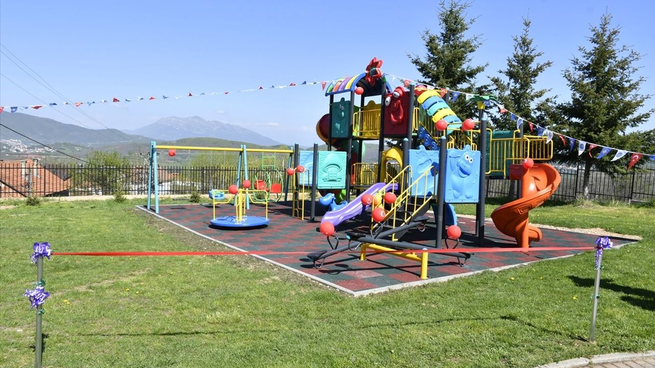 Mehmetçik, Kosovalı Çocuklar için Oyun Parkı Kurdu