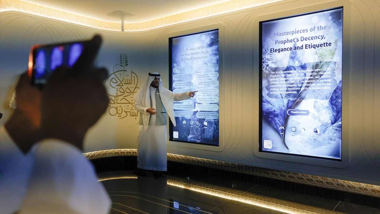 Mekke'de Gazeteciler Müzeleri Gezdi: 2025 Hac Organizasyonu Öncesi Bilgilendirme