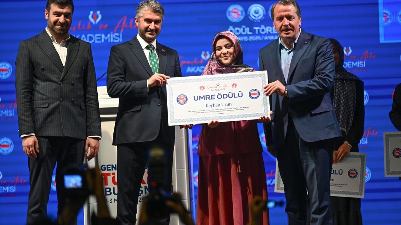 Memur-Sen, Gençlik ve Aile Akademisi Eğitim Programı Düzenledi