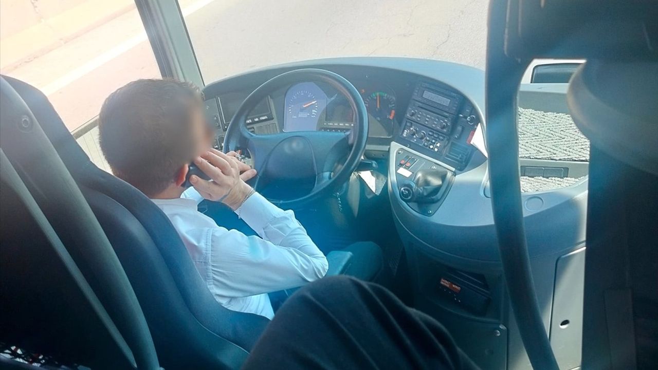 Mersin'de Jandarma, Otobüs Şoförüne Telefon Ceza Kesti