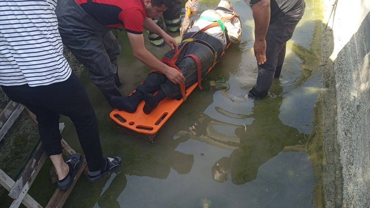 Mersin'de Sulama Kanalına Düşen Kişi Kurtarıldı