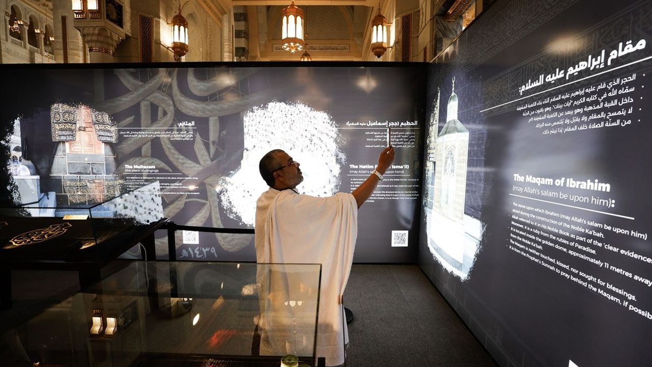 Mescid-i Haram'da Kabe'nin İnşası Sergisi Açıldı