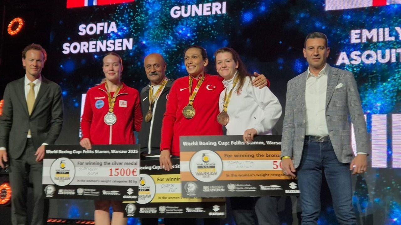 Milli Boksörlerden Polonya'da Büyük Başarı: 2 Altın, 9 Madalya