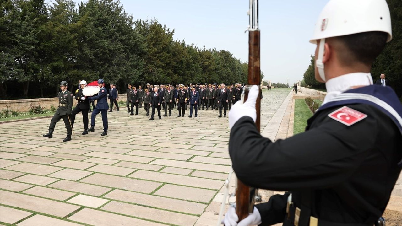Milli Savunma Bakanı Güler, Anıtkabir'i Ziyaret Etti