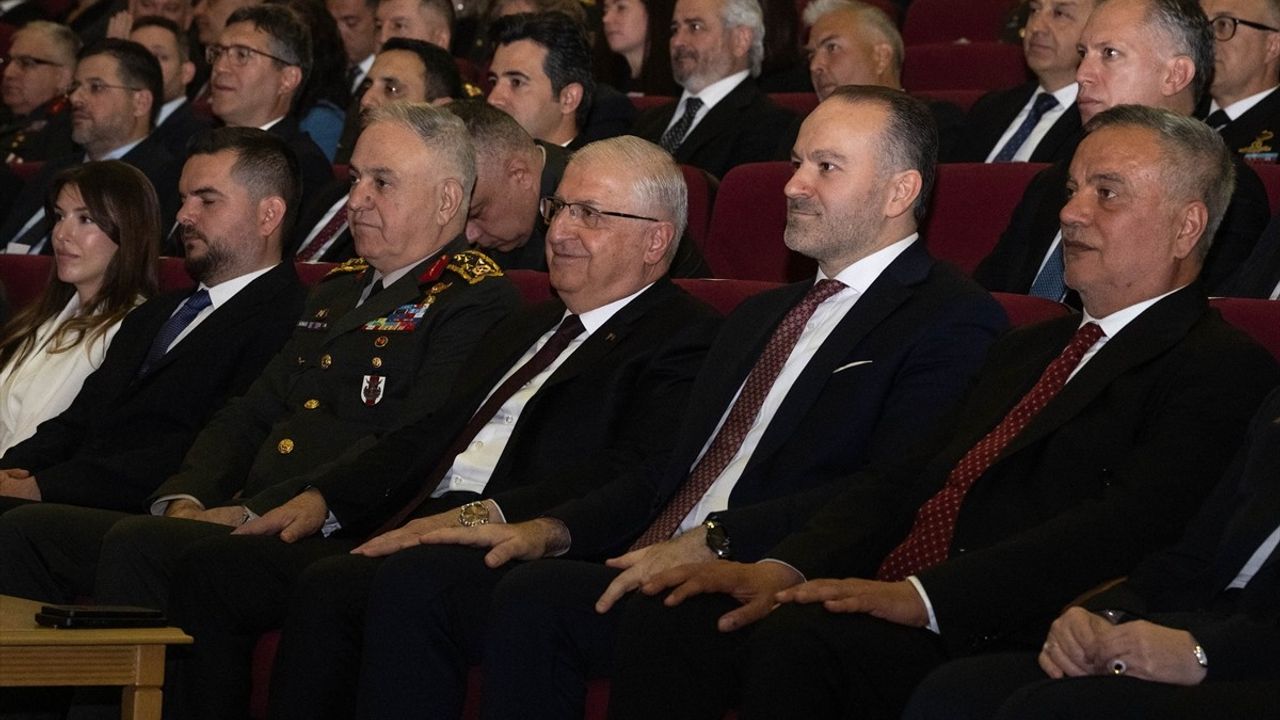 Milli Savunma Bakanı Güler, 'Siyah Bere' Dizisinin Özel Gösterimine Katıldı