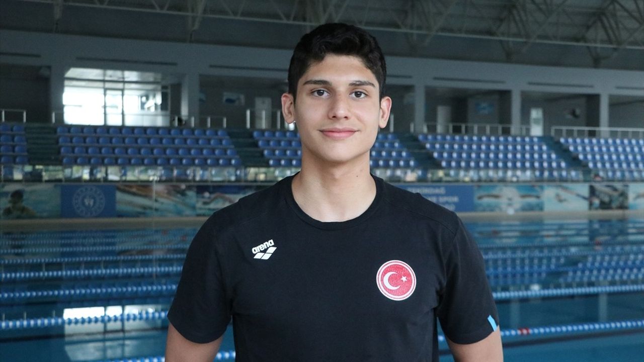 Milli Yüzücü Emre Onuş, Dünya Şampiyonası'nda Madalya Peşinde