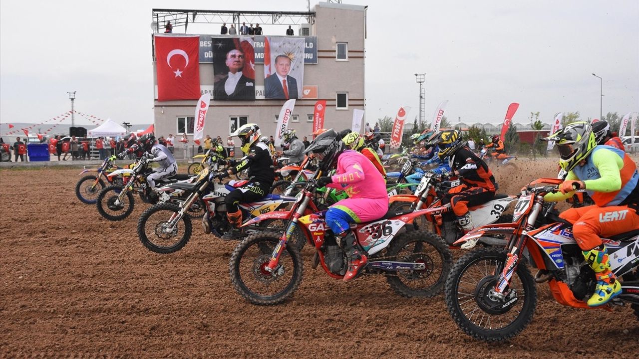 Motokrosta Türkiye, Avrupa ve Balkan Şampiyonaları İlk Günde Coşku Dolu Anlara Sahne Oldu
