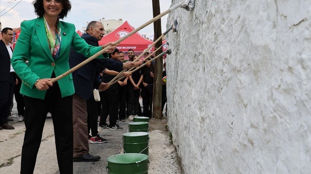 Muğla'da Dünya Çevre Günü'nde 30 Ton Kireç Dağıtıldı