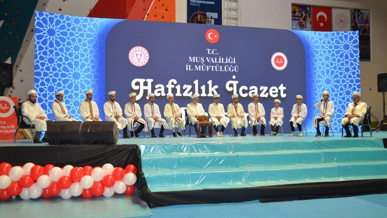 Muş'ta 300 Hafız İcazet Töreni Düzenlendi