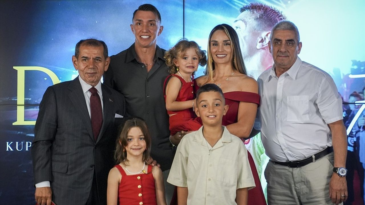 Muslera, Galatasaray'a Veda Ediyor: 14 Yılda Birlikte Kazandığımız Başarılar İçin Teşekkürler