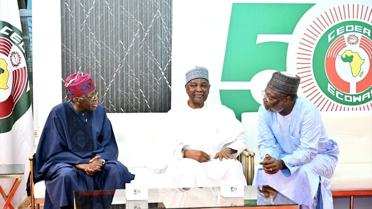 Nijerya'da ECOWAS'ın 50. Yılı Coşkuyla Kutlandı