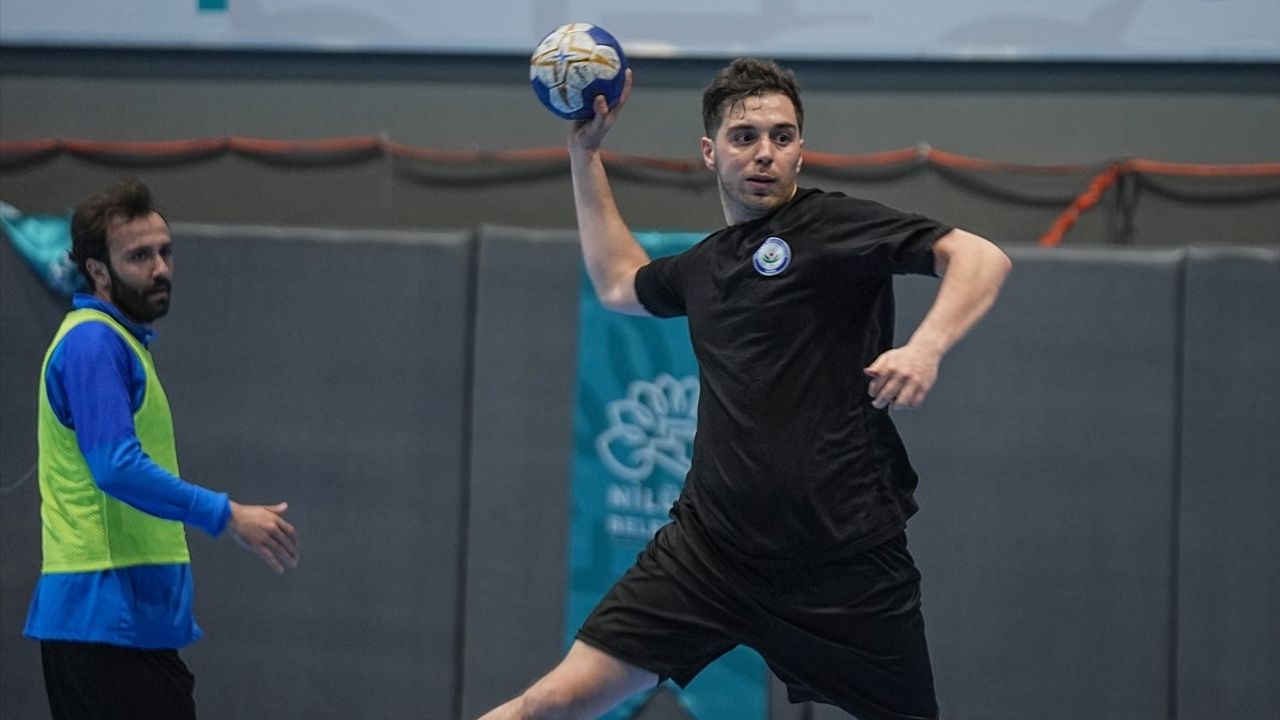 Nilüfer Belediyespor Hentbol Takımı Beşiktaş ile Şampiyonluk Mücadelesinde