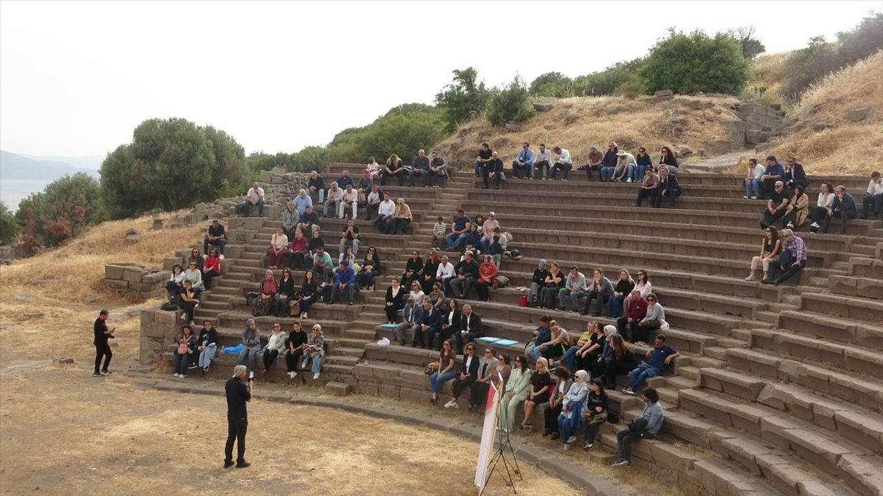 Öğretmenler, Assos'ta 'Şehir ve Kültür Akademisi Eğitimi' Aldı