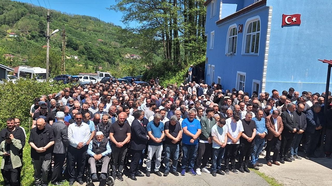 Ordu'da Boğulma Olayında Hayatını Kaybeden Öğrencinin Cenazesi Defnedildi