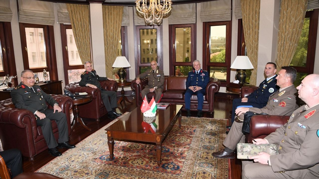 Orgeneral Gürak, Macar Komutanlarla Stratejik Görüşme Gerçekleştirdi