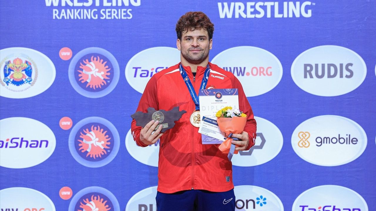 Osman Göçen, Moğolistan'da Altın Madalya Kazandı