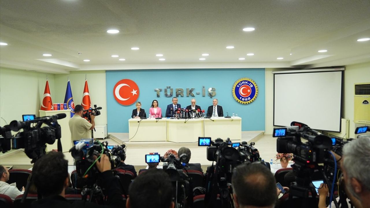 Özgür Özel'den Asgari Ücret İçin Acil Zam Çağrısı