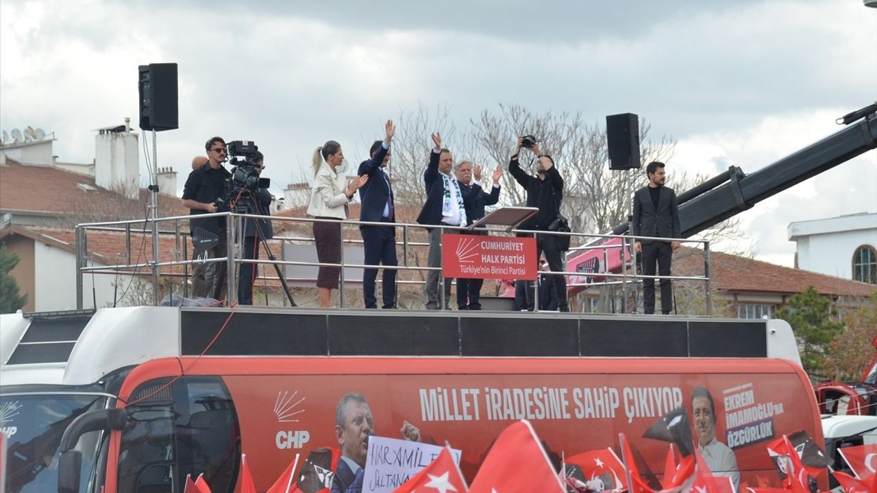 Özgür Özel'den Filistin Mesajı: 'Davamız Ecevit'ten Beri'