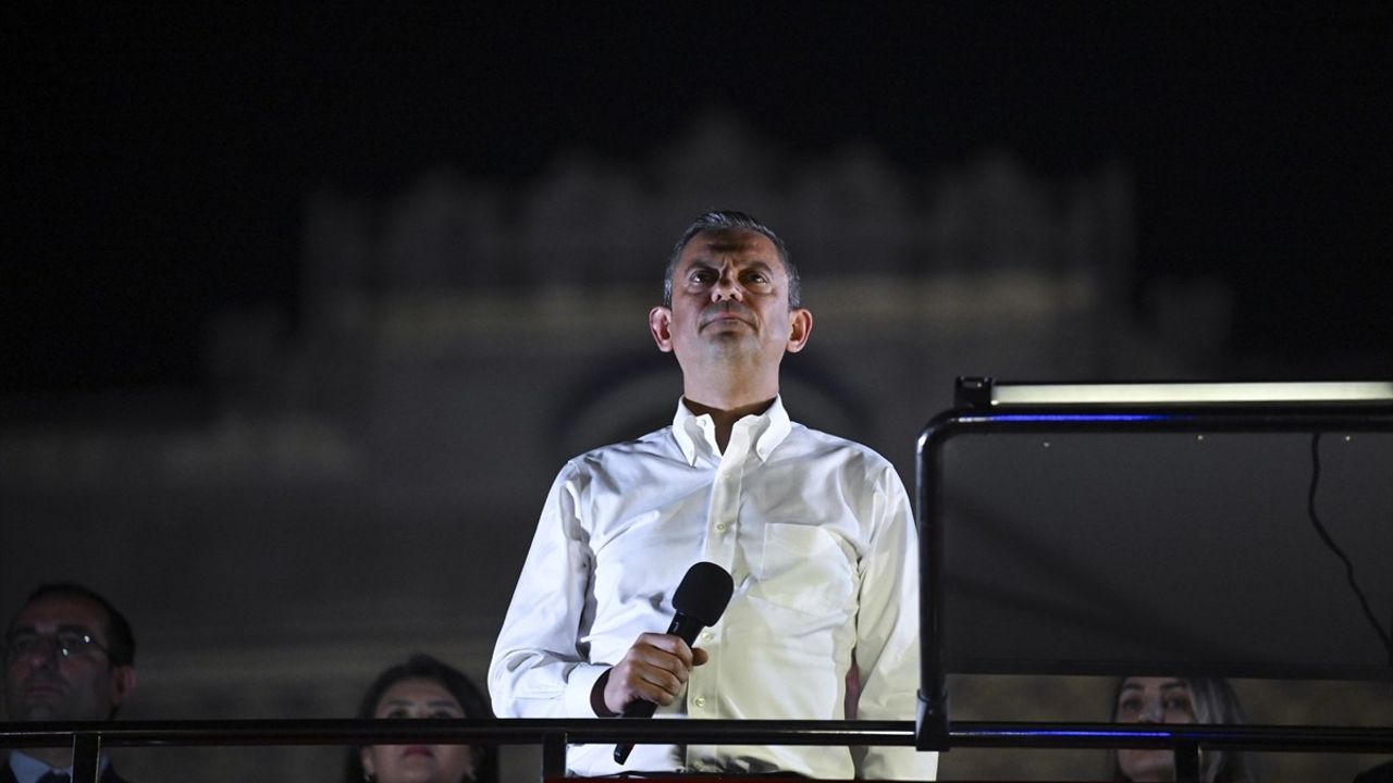 Özgür Özel'den Güçlü Mesaj: "Ekrem Başkan’ı Silivri'ye Gönderenlerle Mücadeleye Devam Edeceğiz"