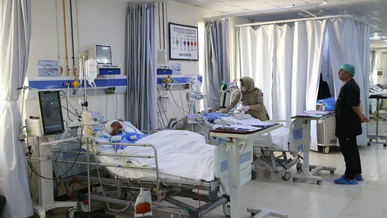 Pakistan'daki Okul Servisi Saldırısında Ölü Sayısı 8'e Yükseldi