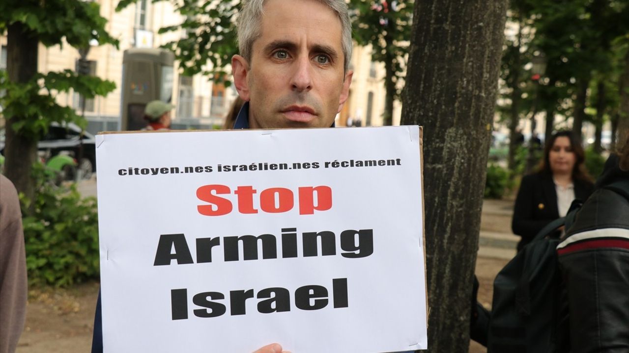 Paris'te İsrailliler, Gazze'deki Soykırıma Karşı Protesto Düzenledi