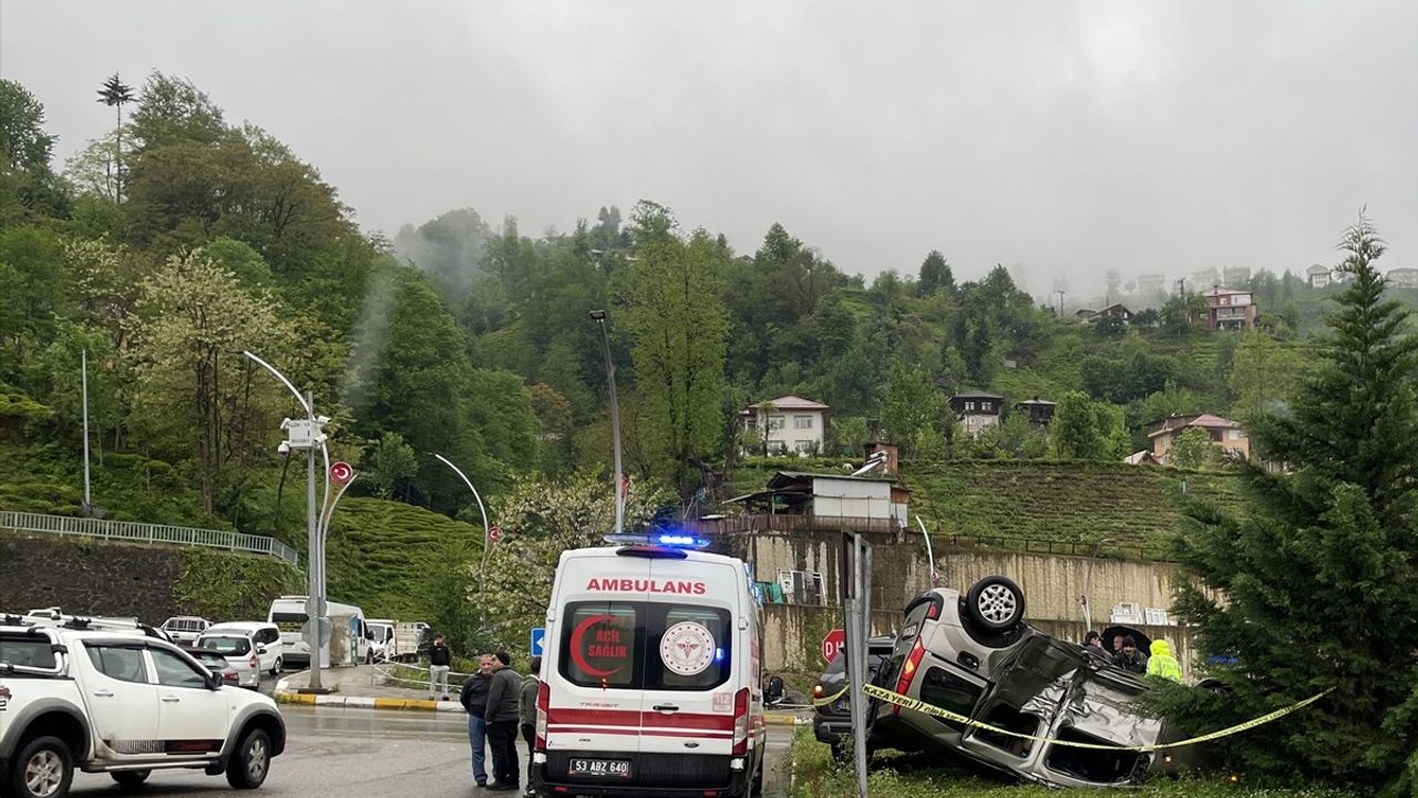 Rize'de Feci Kaza: Hafif Ticari Araç ile Cip Çarpıştı, 1 Ölü