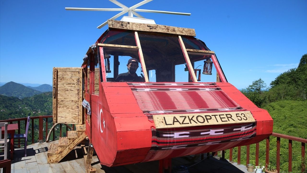 Rize'deki Helikopter Şeklindeki Ahşap Yapı Ziyaretçilerin İlgi Odağı Oldu