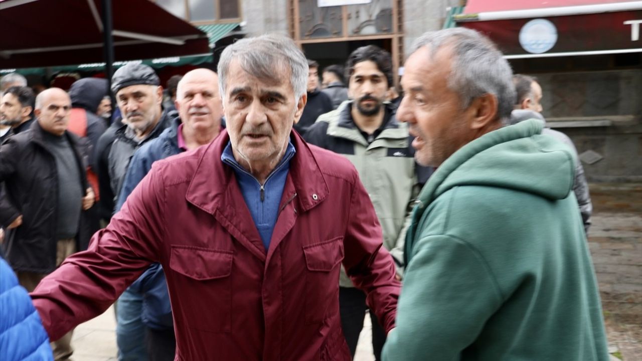 Sadi Tekelioğlu'nun Annnesi Seher Tekelioğlu Toprağa Verildi