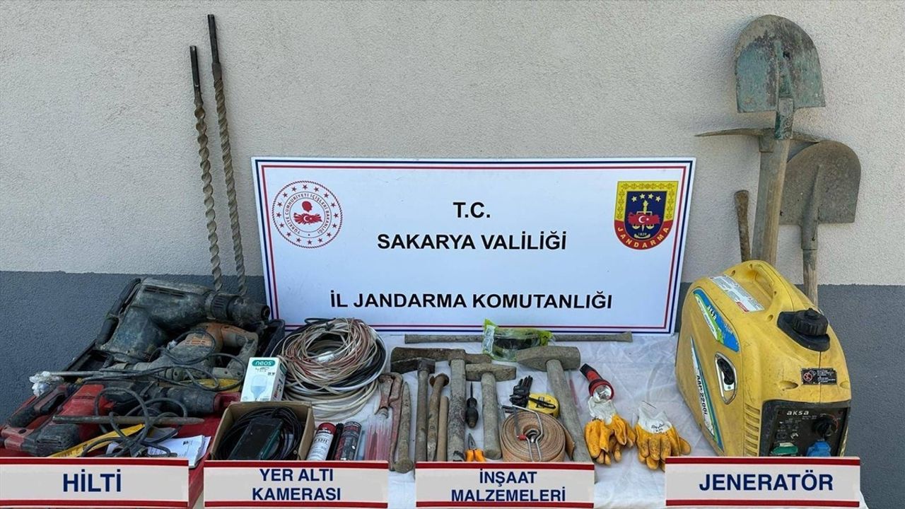 Sakarya'da Kaçak Kazı Yapan 3 Şahıs Suçüstü Yakalandı
