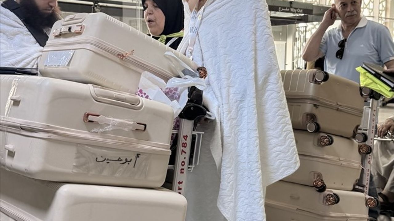 Şam'dan İlk Hac Kafilesi Kutsal Topraklara Uğurlandı