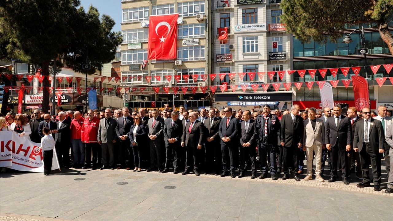Samsun'da 19 Mayıs Etkinlikleri Onur Anıtı'na Çelenk Sunumuyla Başladı