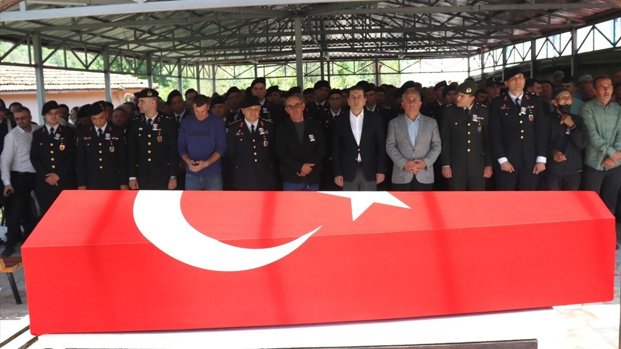 Samsun'da Boğulan Jandarma Astsubay Hakan Fidan, Ordu'da Son Yolculuğuna Uğurlandı