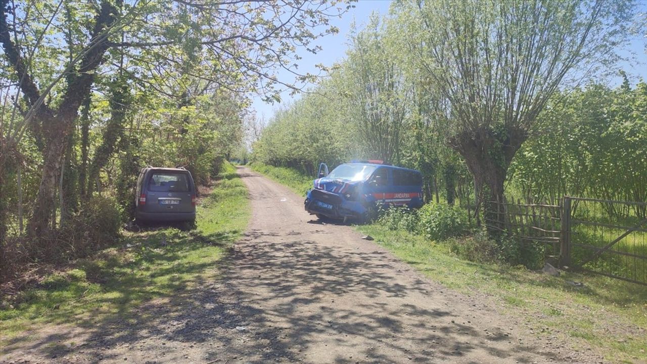 Samsun'da Jandarma Aracına Çarpan Sürücü Hayatını Kaybetti