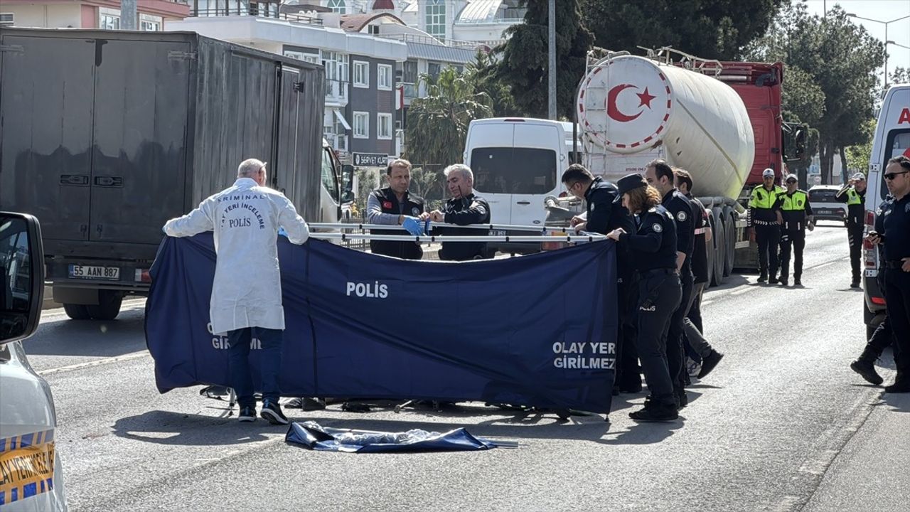 Samsun'da Motosiklet Tırla Çarpıştı: Sürücü Hayatını Kaybetti