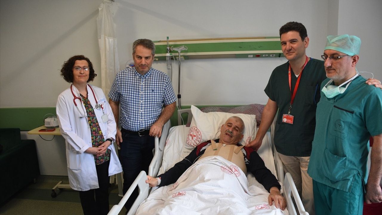 Samsun'da Nadir Şah Damarı Tıkanıklığına Açık Kalp Ameliyatı