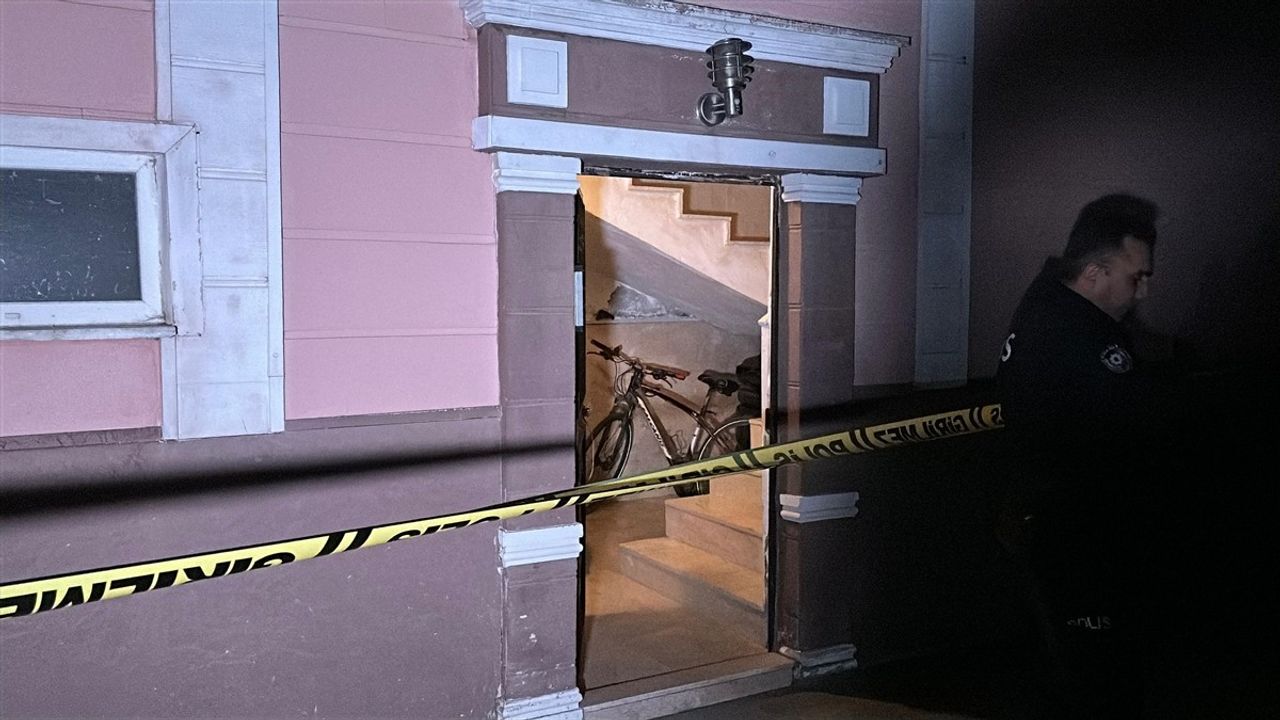 Samsun'da Silahlı Kavga: 3 Yaralı, 2 Zanlı Adliyeye Sevk Edildi