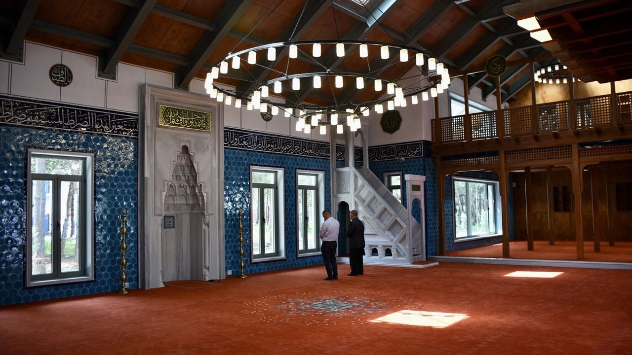 Samsun Üniversitesi'nde Fahrettin Ulusoy Camisi İbadete Açıldı