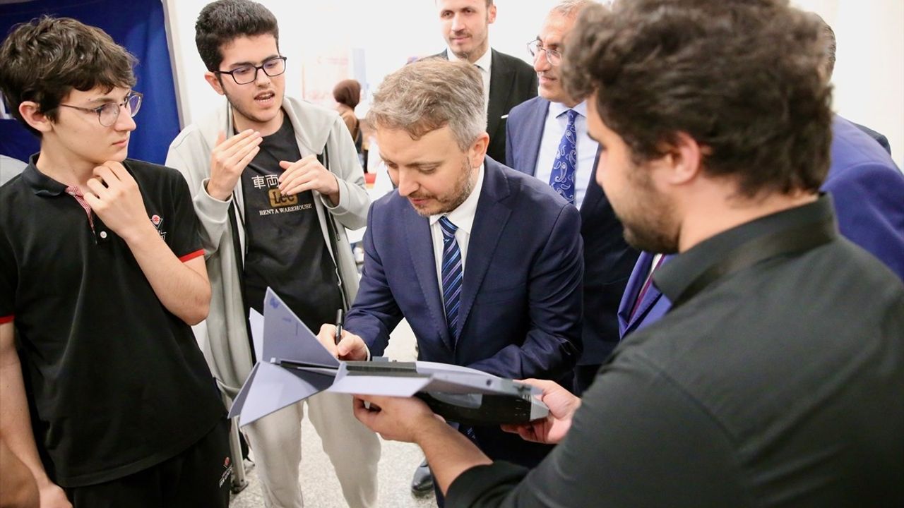 Sanayi ve Teknoloji Bakan Yardımcısı Çoştu, 3. Havacılık ve Uzay Zirvesi'nde Türkiye'nin İhracat Başarısını Vurguladı
