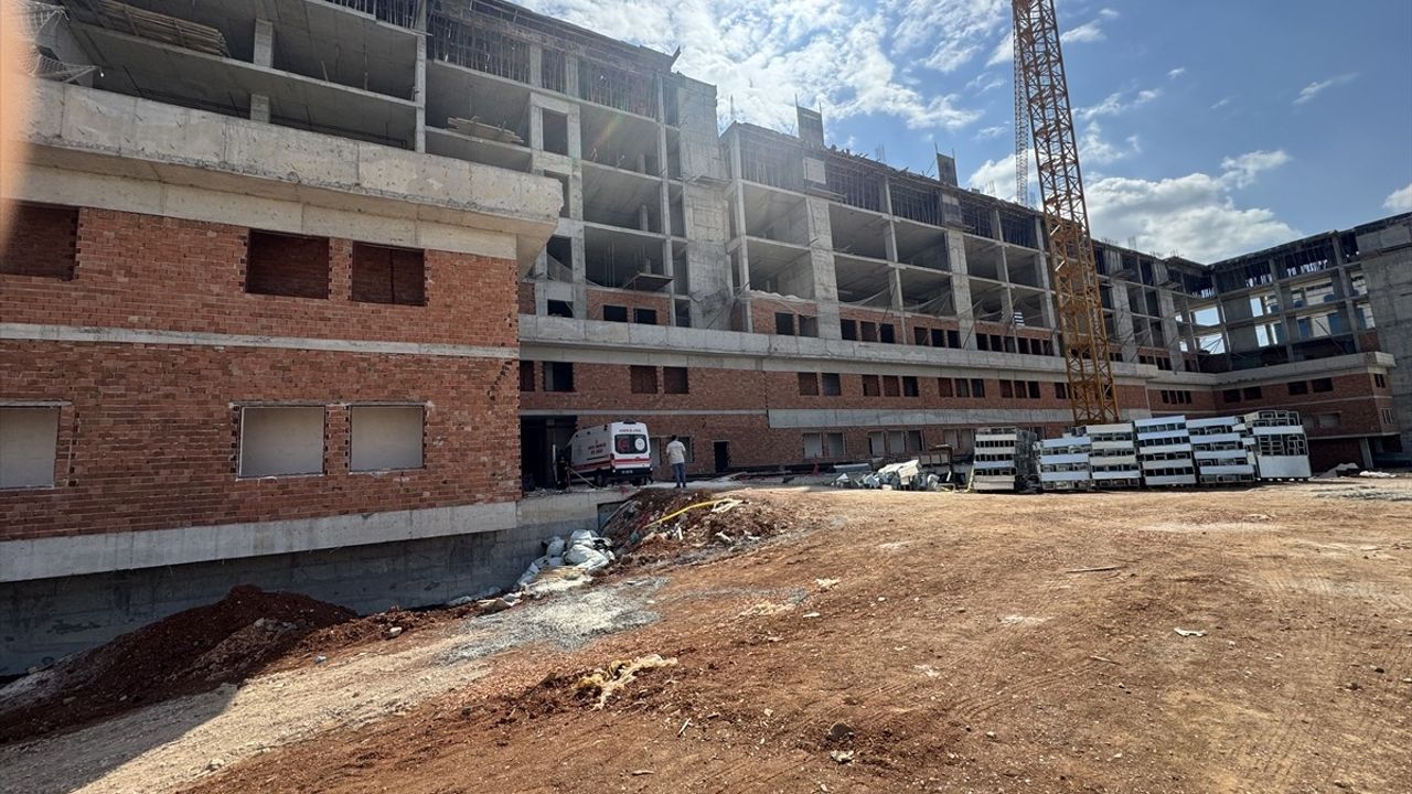 Şanlıurfa'da İnşaattan Düşen İşçi Hayatını Kaybetti