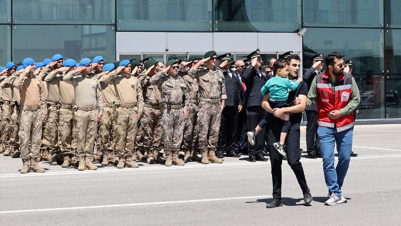 Şehit Astsubay Emre Polat, Sivas'ta Son Yolculuğuna Uğurlandı