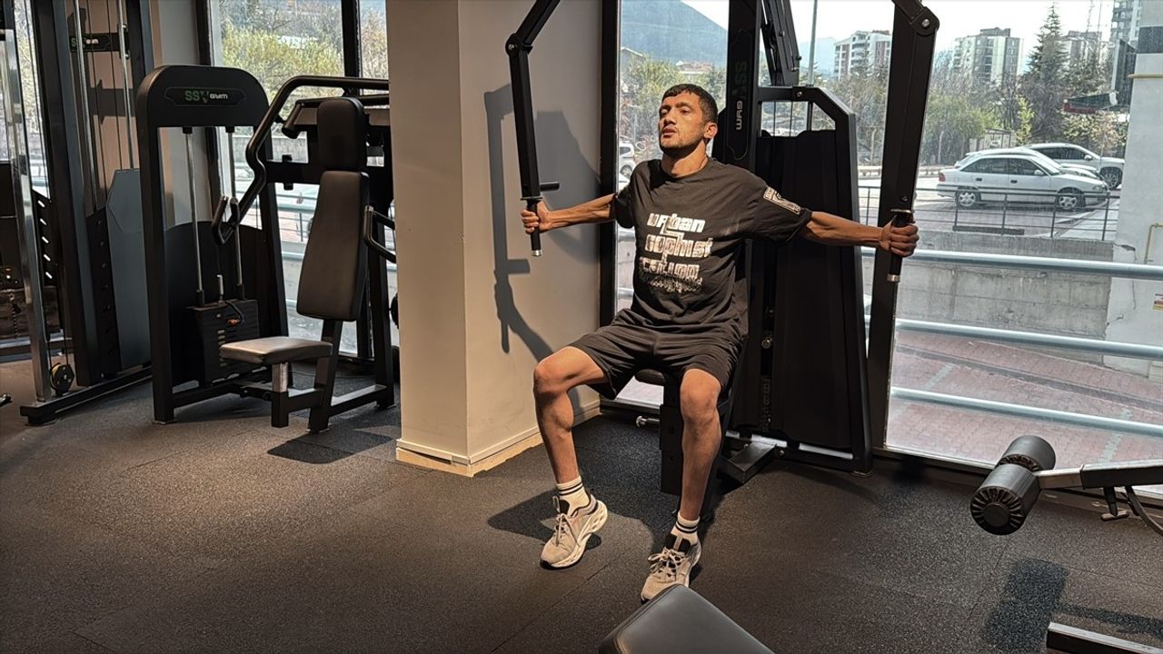 Sercan Koç, Muay Thai Dünya Şampiyonası ve İslami Dayanışma Oyunları'nda Altın Madalya Peşinde