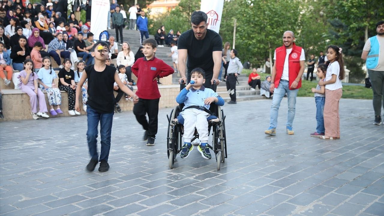 Siirt'te Coşkuyla Hıdırellez Şenliği Kutlandı