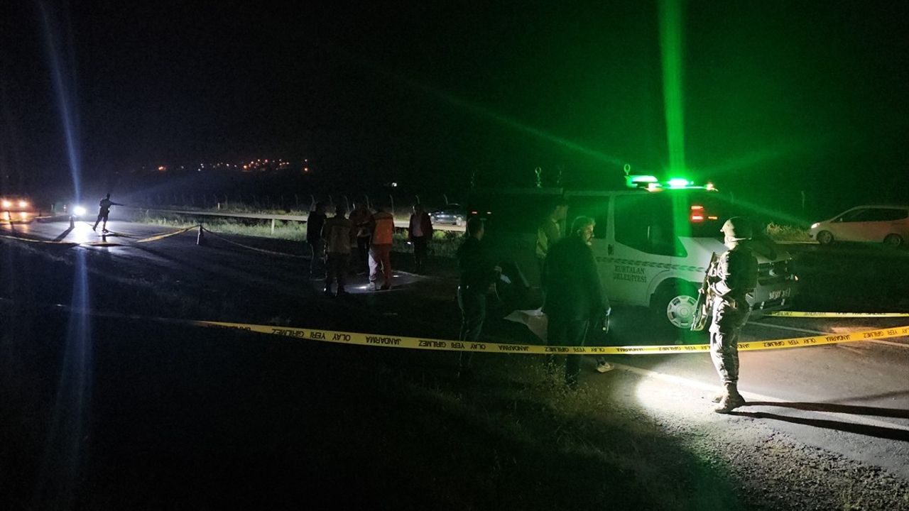 Siirt'te Kara Yolda Bir Erkek Cesedi Bulundu