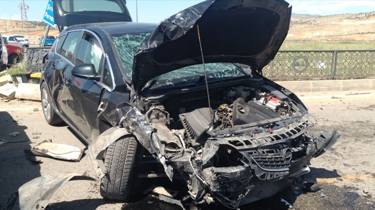 Siirt'te Trafik Kazası: 4 Yaralı
