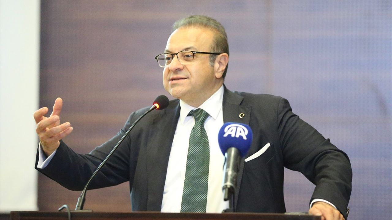 Siirt'te 'Türkiye Yüzyılı'nda AB ile İlişkilerimiz' Konferansı Düzenlendi