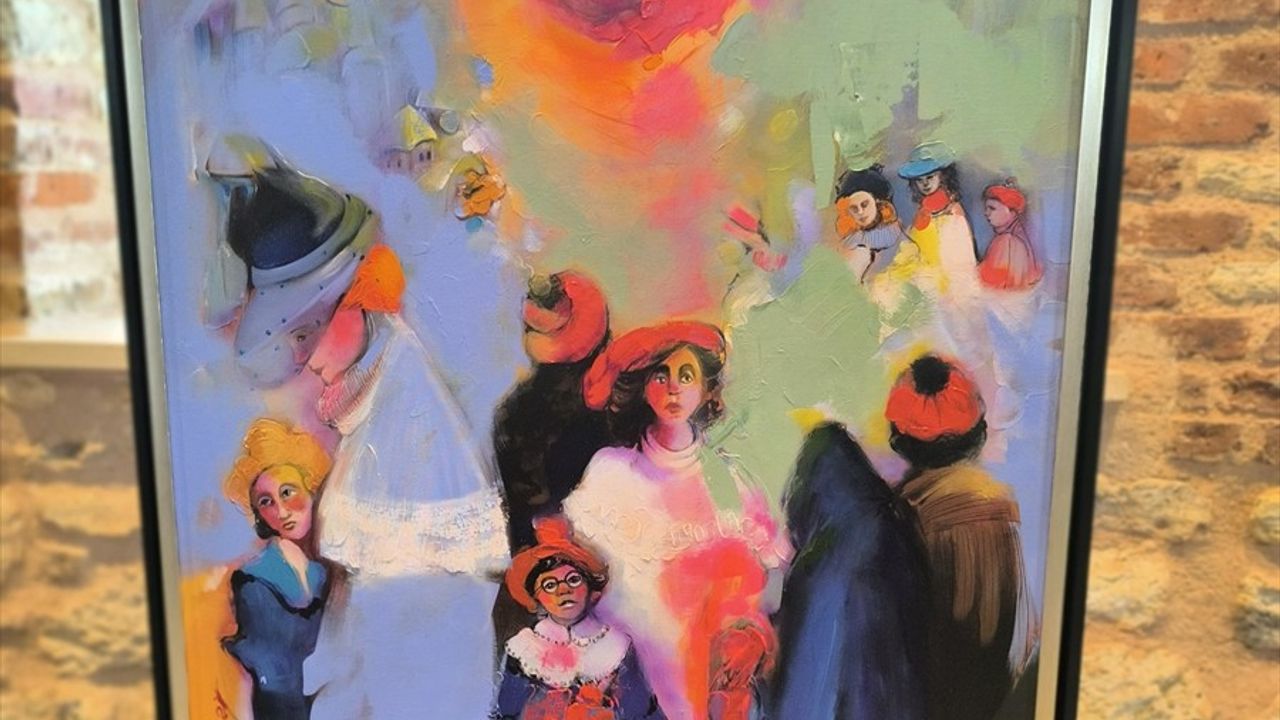 Sinem Kurt'un 'Boyutlar Arası Yolculuk' Sergisi Fişekhane'de Açıldı