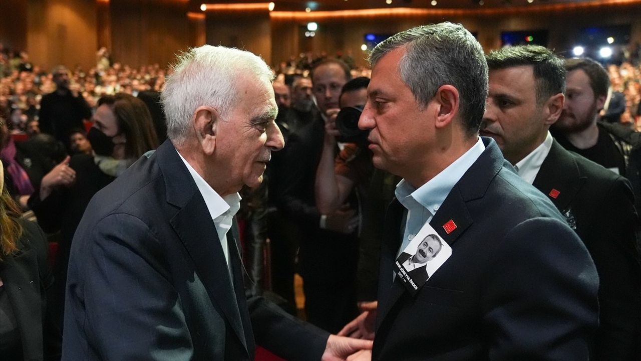 Sırrı Süreyya Önder İçin AKM'de Duygu Dolu Anma Töreni