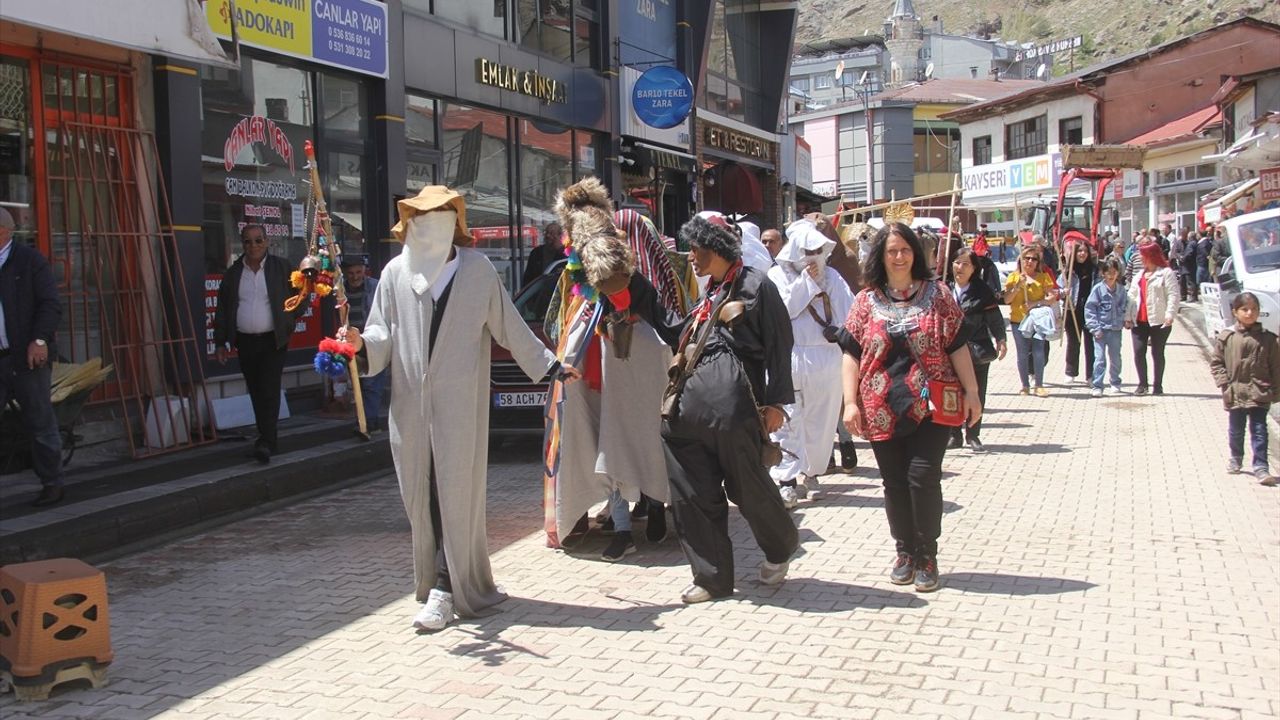 Sivas'ın Zara İlçesinde 'Saya Gezmesi' Geleneği 60 Yıl Sonra Yeniden Canlandırıldı