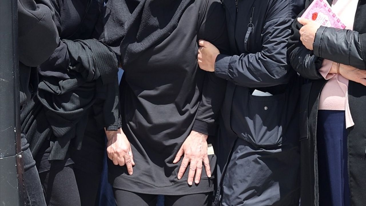 Sivas'ta Bıçakla Öldürülen İki Kardeş, Son Yolculuğuna Uğurlandı