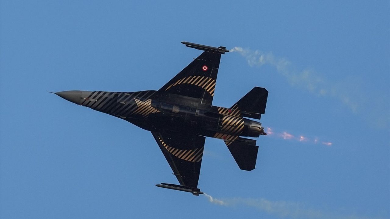 SOLOTÜRK'ten Fetih Provası: İstanbul'un 572. Yılı Kutlanıyor